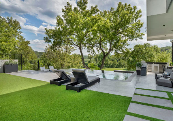 pool-surround-artificial-turf